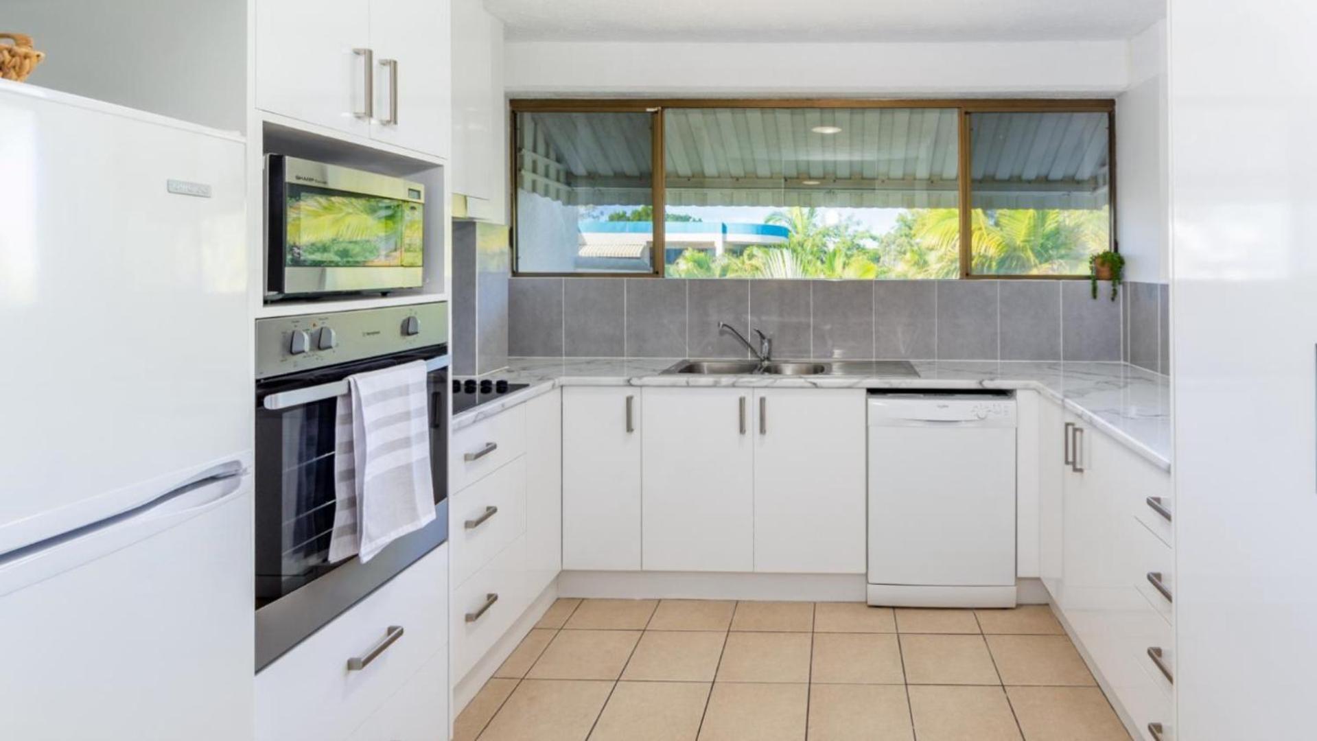 Placid Waters Holiday Apartments Bongaree Екстериор снимка