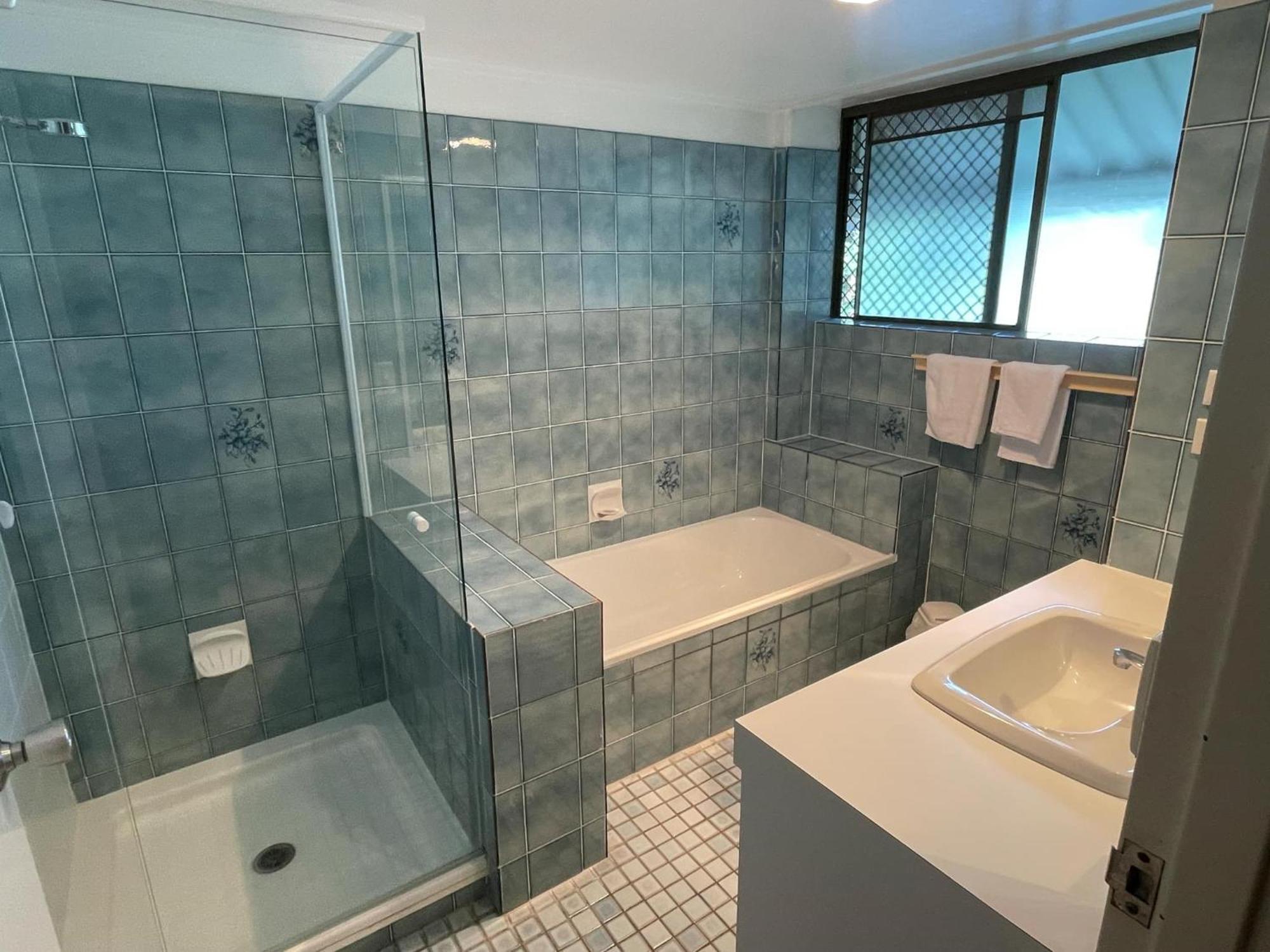 Placid Waters Holiday Apartments Bongaree Екстериор снимка