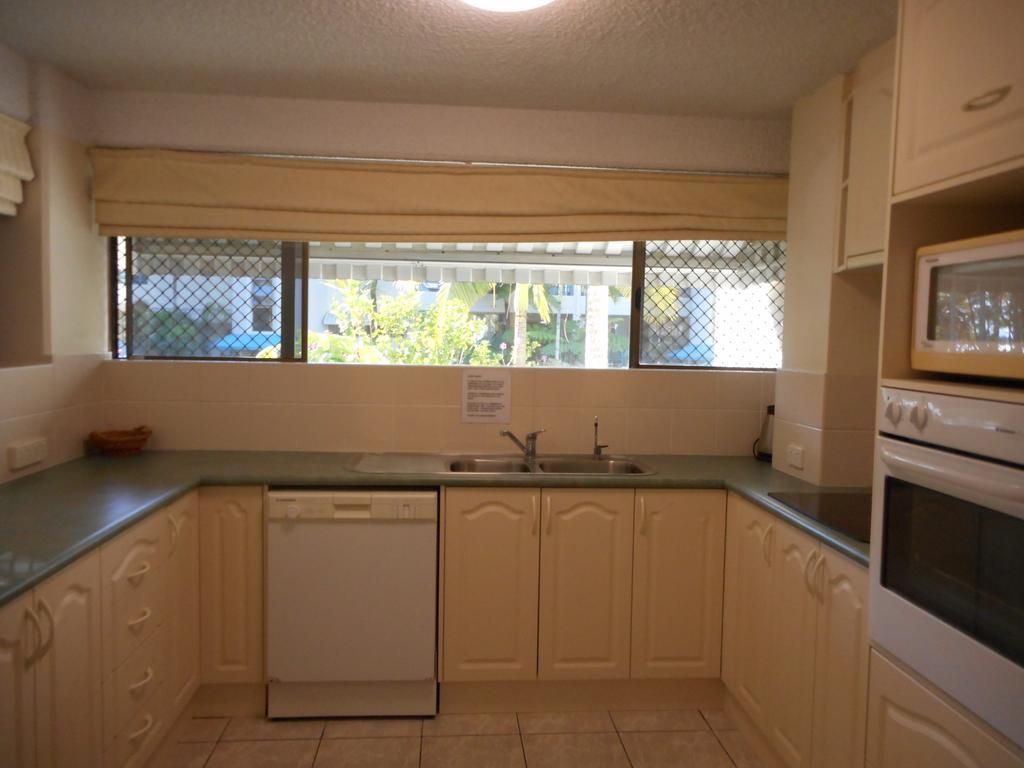 Placid Waters Holiday Apartments Bongaree Екстериор снимка